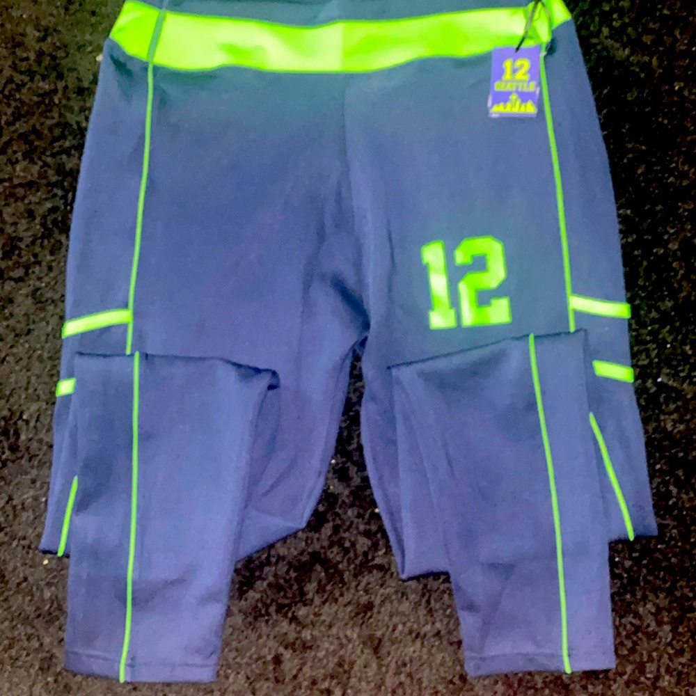 NWT Seattle Seahawks number 12 fan stretch leggings. Fits size 2xl/3xl